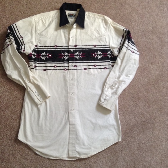 cumberland Outfitters | Shirts | Large 